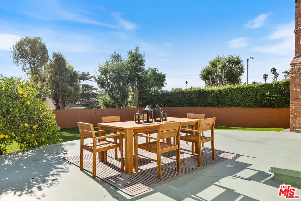 4180 Mount Vernon Drive, View Park, California 90008 home-pic-22